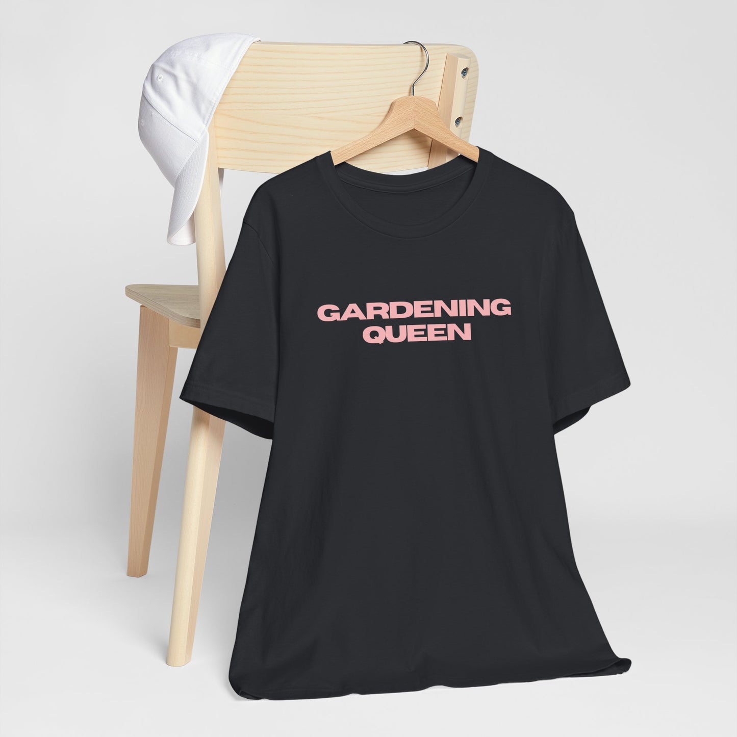 Gardening Queen Tee, Perfect Gift for Plant Lovers, Gardening Apparel, Casual Wear, Birthday Gift, Gardening Enthusiast