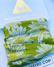 Load image into Gallery viewer, 90’s Green Daisy Wire Headband

